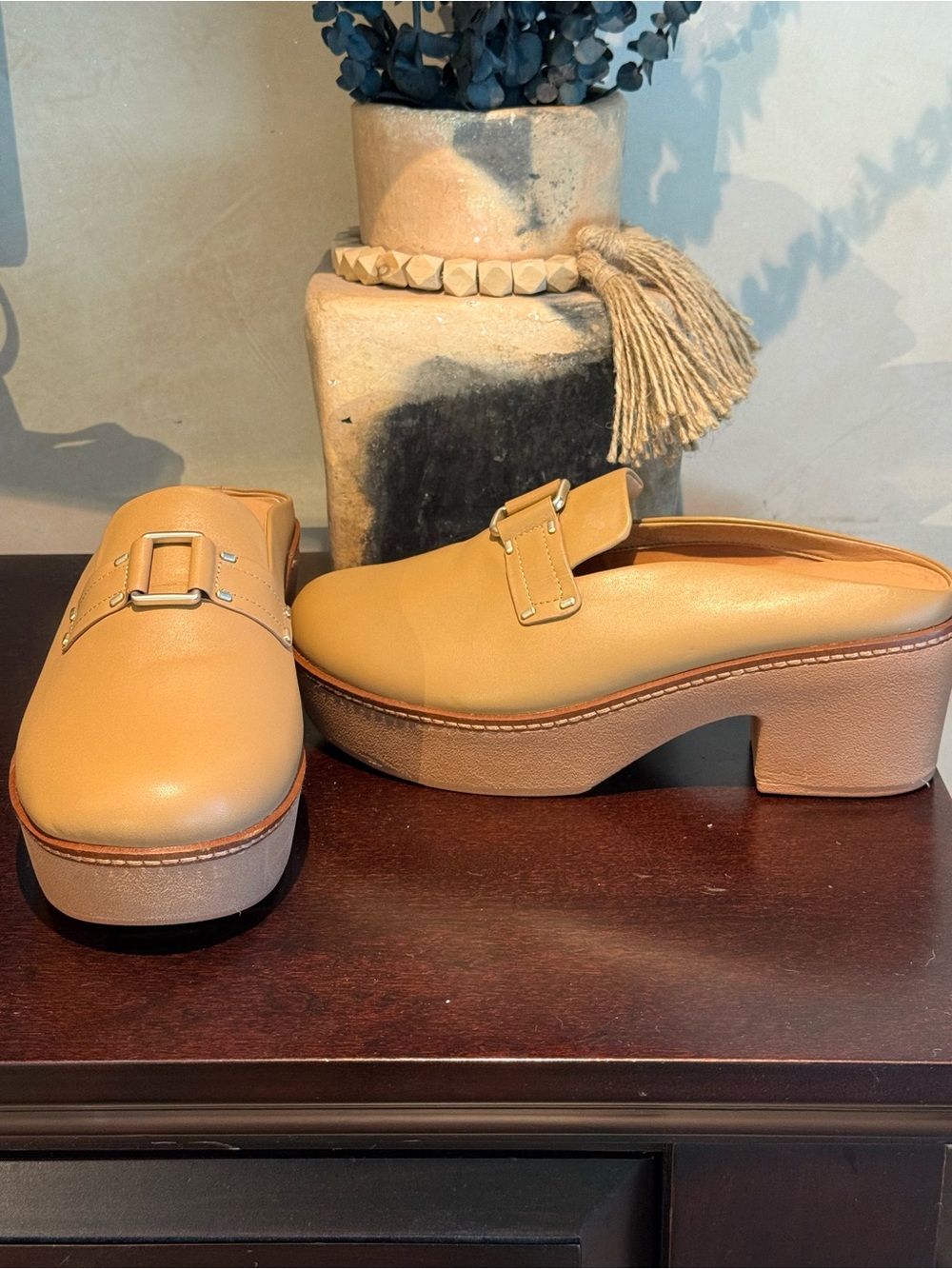 Fitflop Women’s Tan Platform Mule clogs with Buckle 9